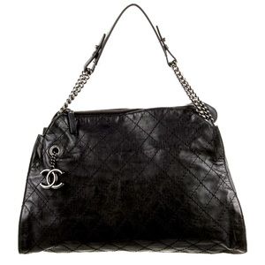 CHANEL CC Crave Hobo.